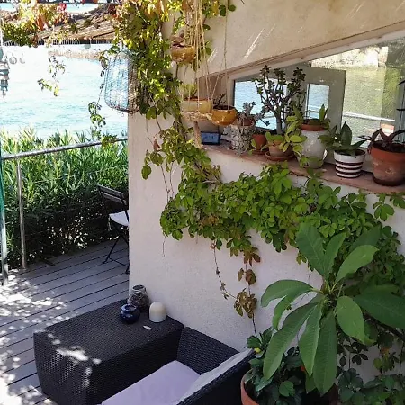 Petite Maison, Bord De Hébergement de vacances