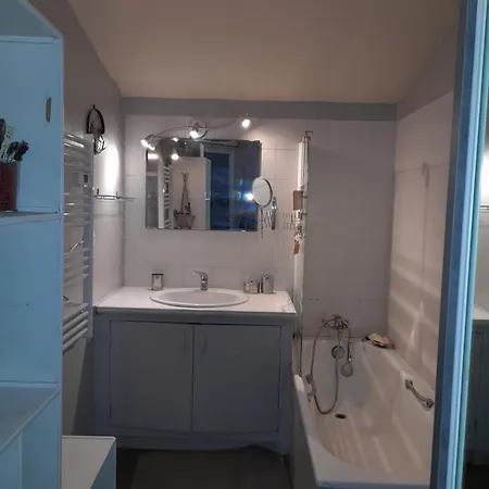 Petite Maison, Bord De * Le Pradet